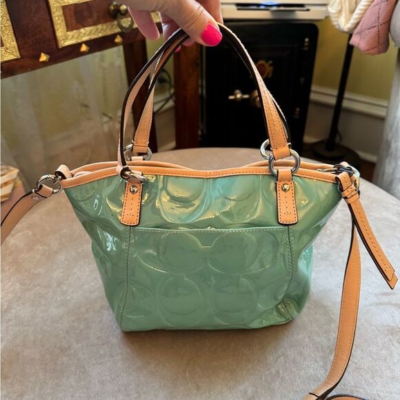 Coach 💎Jewel💎 Green Signature Embossed Patent Leather Small Tote Handbag Purse - Picture 13 of 17